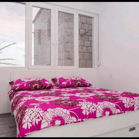 Cezar2 * Rogoznica (Sibenik-Knin)