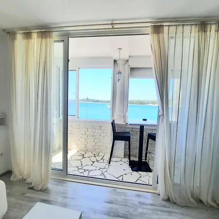 Cezar2 Apartment