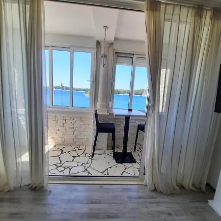 Cezar2 Apartment *