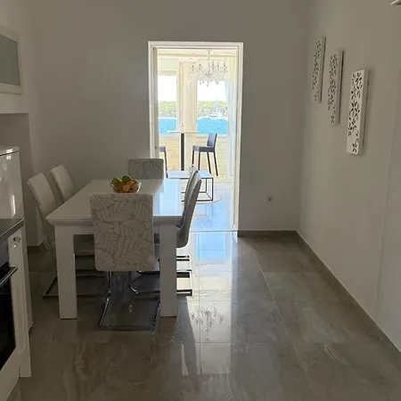 Cezar2 * Rogoznica (Sibenik-Knin)