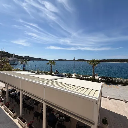 Cezar2 * Rogoznica (Sibenik-Knin)